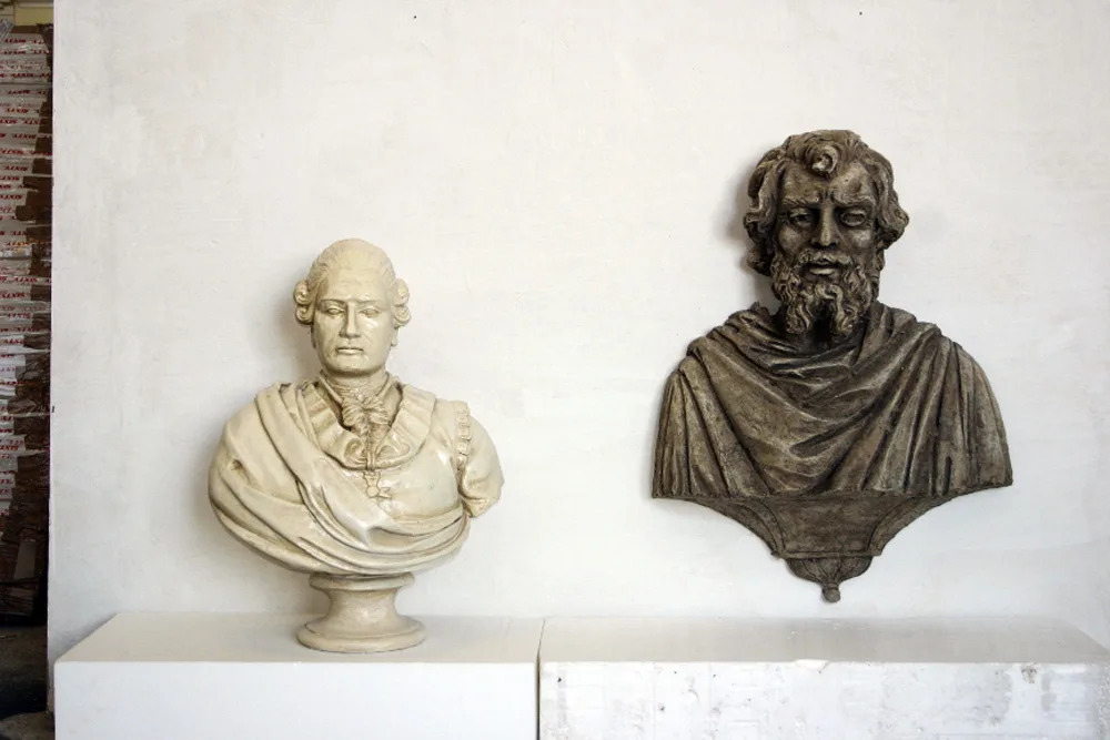 Busti settecento marmorino bronzo