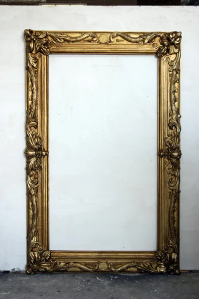 Cornice specchio dorata monumentale