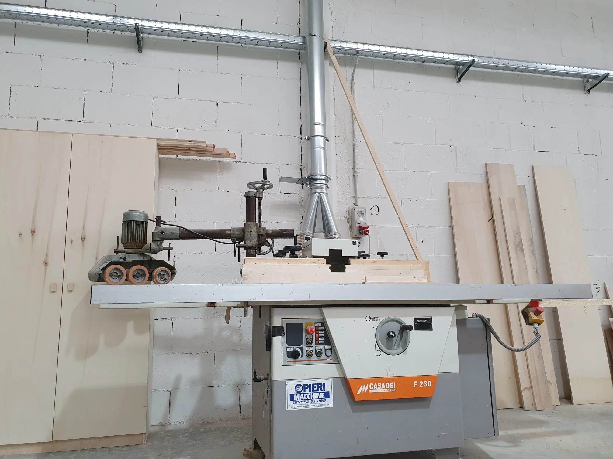 Marine plywood panel being processed for a theme-park scenography